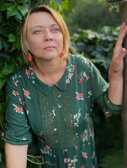 Платье с кружевной отделкой из штапеля Премиум "Цветочная пьеса"