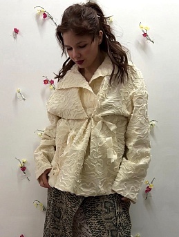 Жакет из шитья аппликации 3D и подъюбник из кружевного полотна