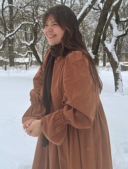 Платье из плательного хлопка в коричнево-красном цвете