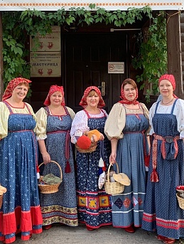 Коллекция народных костюмов