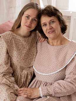 Платье из теплого хлопка "Кассия" в бежево-оливковом цвете