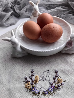 Столовый текстиль с пасхальной вышивкой из хлопкольна